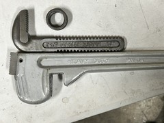 ALUMINUM PIPE WRENCH 14&Prime; (ALUMINUM HANDLE, STEEL JAWS) straight pipe wrench