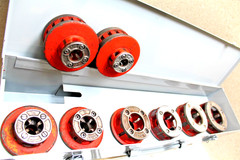 RIDGID 700 Pipe Threader w/ 12-R Die Set & &ldquo;BRAND NEW&rdquo; Metal Case (100% TESTED)