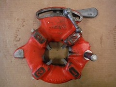 Lot Of 2 Ridgid 811A Pipe Threading Die Heads With Dies SEE DESCRIPTION *NDR7