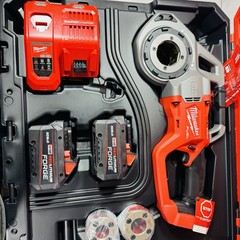 Milwaukee 2870-22 One Key Pipe Threader Kit &ndash; Red