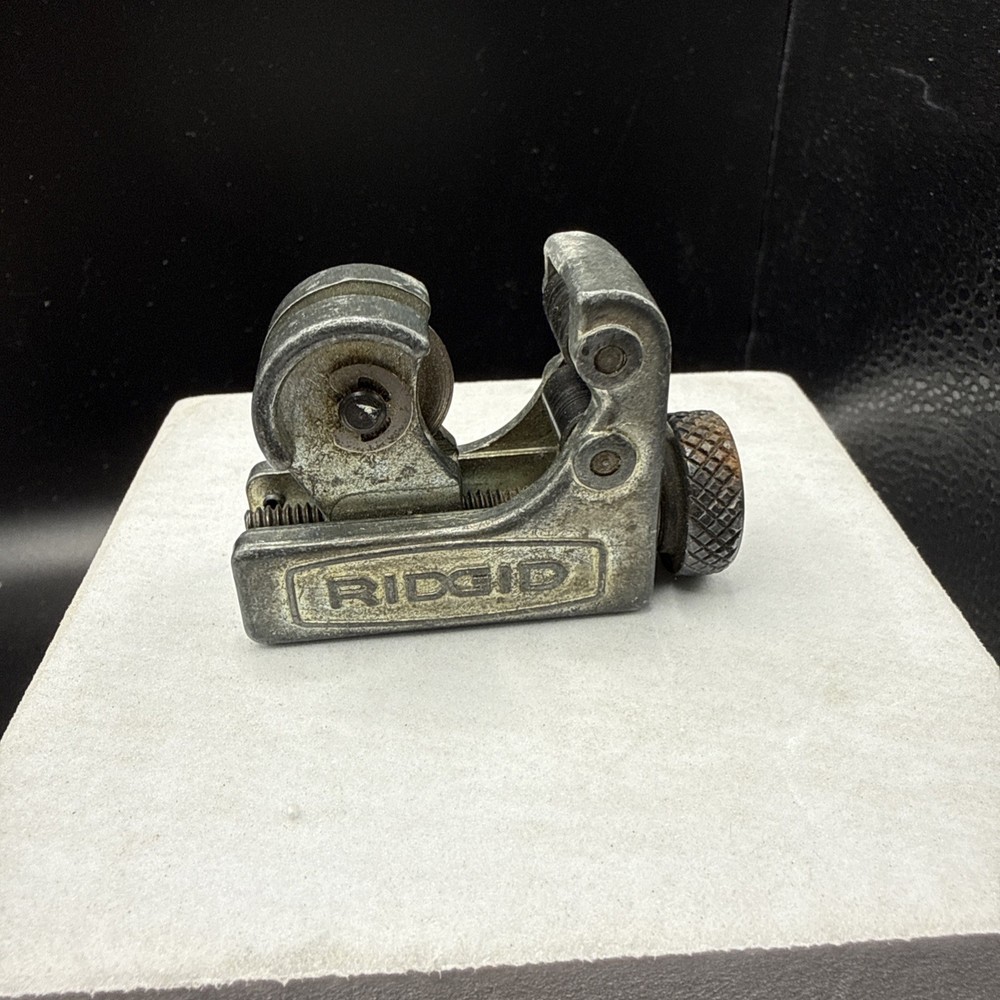 RIDGID 32985 #104 Close Quarters Tubing Cutter 3/16&Prime; to 15/16&Prime; Vintage
