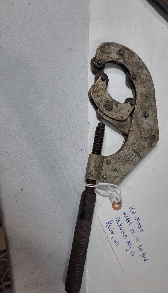 Vintage DeKoven Kut-Master Pipe Cutter No. DK-111 Tool 11-15/16&Prime; Long USA