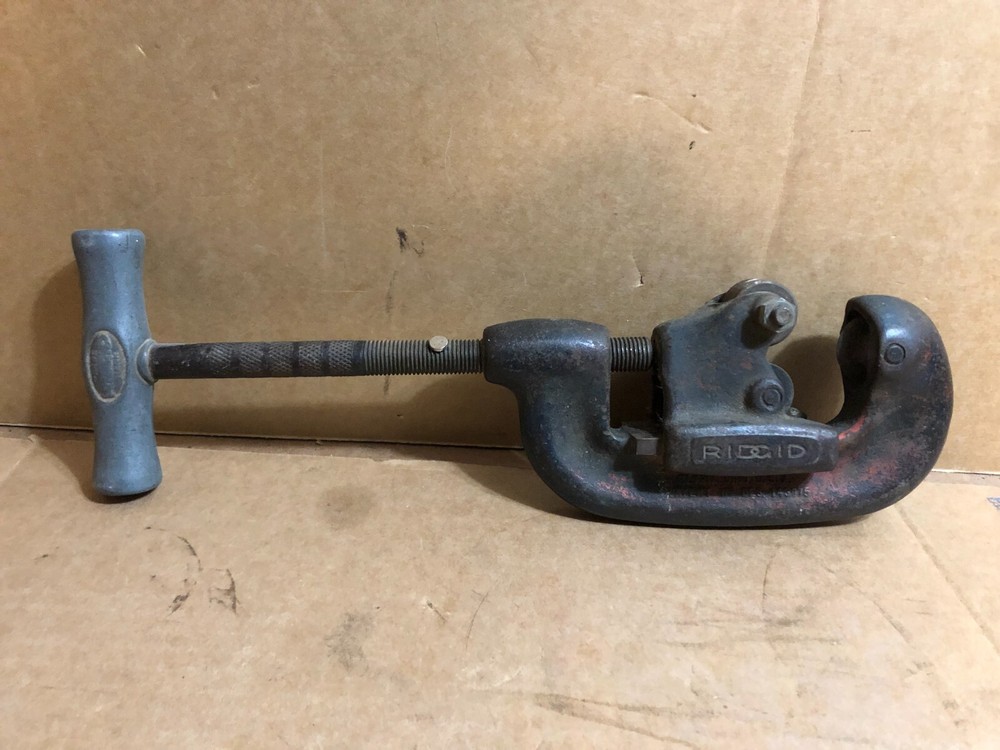 Ridgid 1-2 1/8&Prime; to 1 1/4&Prime; heavy duty Pipe cutter used plumbing tool tools