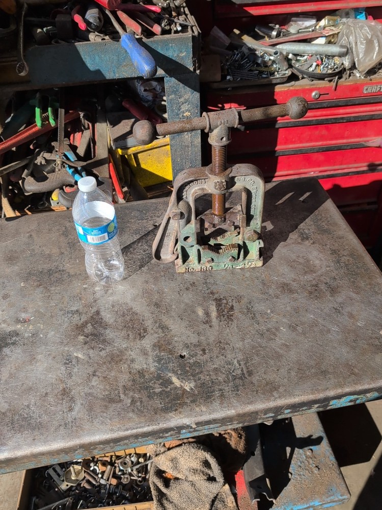 Pipe Vise Bridgeport Armstrong No. 133