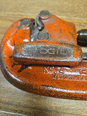 RIDGID Model 2-A Adjustable Heavy-Duty Pipe Cutter 1/8 in. to 2 in. Capacity 1E5