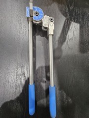 Swagelok MS-HTB-6T 3/8&Prime; Tube OD 15/16&Prime; Bend Radius Hand Tube Bender