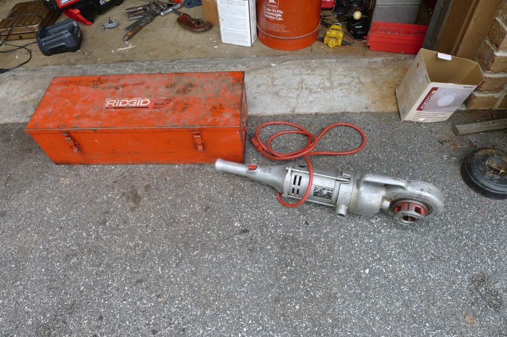 RIDGID NO, 700 POWER DRIVE PIPE THREADER WITH DIE HEADS IN BOX, 1/2-2&Prime;