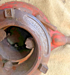 Ridgid No. 65-R Manual Pipe Threader 1&rdquo; to 2&rdquo; with Handle