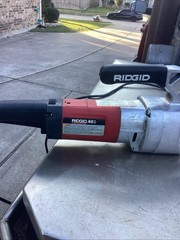 RIDGID 690 Hand Held Pipe Threading Machine With 6 Dies