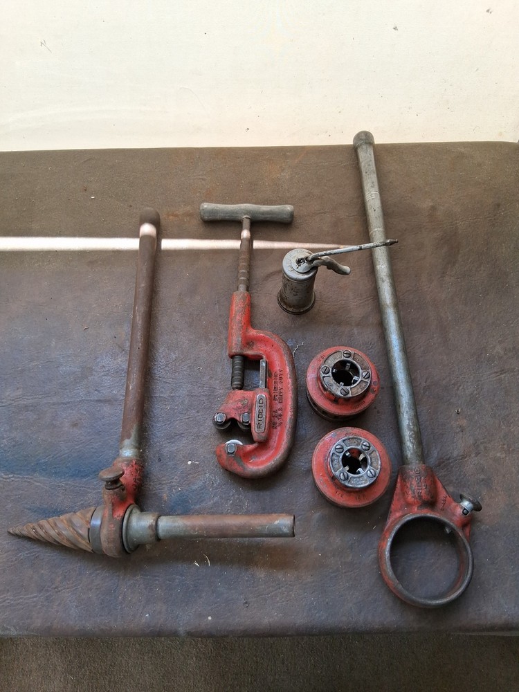 Ridgid 12-R W/1/2&Prime;, 3/4&Prime; Dies & Spiral Reamer+ Number 2A 1/8&Prime; To 2&Prime; Pipe Cutter