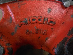 Lot Of 2 Ridgid 811A Pipe Threading Die Heads With Dies SEE DESCRIPTION *NDR7