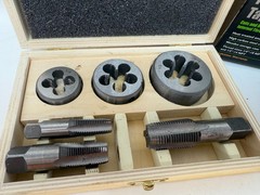 Pittsburgh 6pc Pipe Tap & Die Set &ndash; Heat Treated, 1/4&Prime;-1/2&Prime; NPT, Wooden Case
