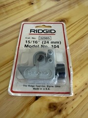RIDGID 15/16&Prime; Model 104 Tubing Cutter 32985