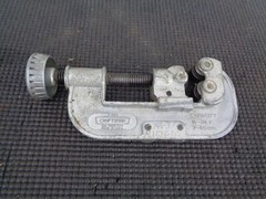 CRAFTSMAN Pipe and Tubing Cutter 1/4&Prime; to 1-1/2&Prime; OD Pipe 9-5528