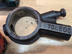 Toledo NPT No 11 &ndash; 1/2&Prime; 3/4&Prime; and 1&Prime; Pipe Threading Die with mounting bracket