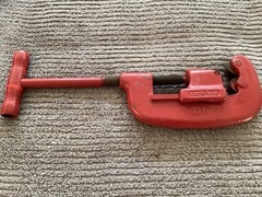 REED Mfg. Co 2-1 Adjustable Heavy-Duty Pipe Cutter 1/8 in. to 2 in. Capacity