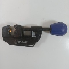 KOBALT 1/8&Prime; to 1-1/8&Prime; Screw-Fed Tube Pipe Cutter 0131848 Pre-Owned