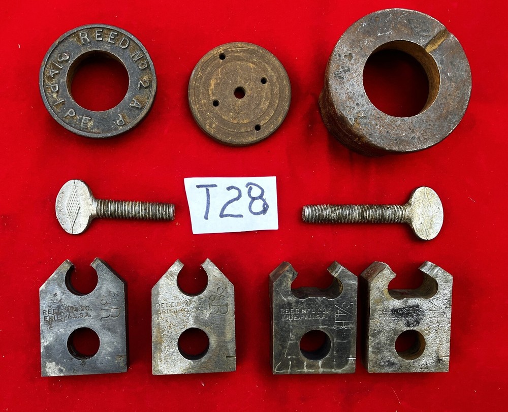 LOT T28 VINTAGE REED MFG CO PIPE THREADING TOOL PARTS, INCL. 3/8 R & 3/4 R DIES