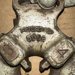 RIDGID BOLT DIE HEAD 500B Bolt with 5/8 X 11 UNC Dies