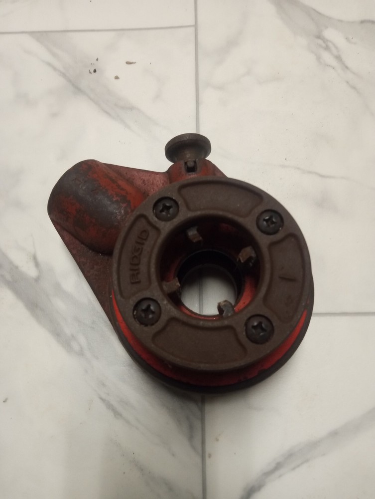 RIDGID 51872 12-R Die Head NPT 1 Inch RH Manual Threader WITH R-200 HANDLE