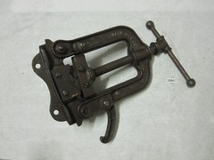 Vintage MARK MFG Co Chicago No. 2 Pipe Vise Bench Mount Pipe Fitting Plumbing