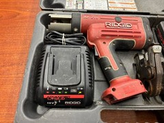 RIDGID RP 210 Press Tool Kit with battery, charger, clamps 3/4 1 1 1/4 inch