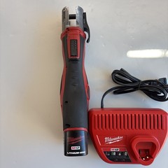 Milwaukee M12 Force Logic Press Tool 2473-20 With 2 Batteries Charger No jaws