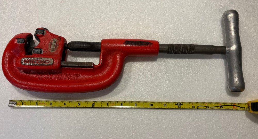 Rigid 1/8 in. to 2 in. Model 2-A Adjustable HeavyDuty Pipe Cutter, New Old Stock