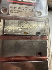 RIDGID 47745 1/2&Prime; to 3/4&Prime; &ndash; 14 NPT Universal Dies Alloy RH Lightly Used