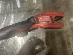 Milwaukee 2471-20 M12 Cordless Copper Tubing Cutter &ndash; Red