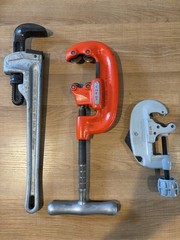 RIDGID 18 in Pipe Wrench & Pipe Cutters Set (up to 2 in) &ndash; Heavy Duty Tools