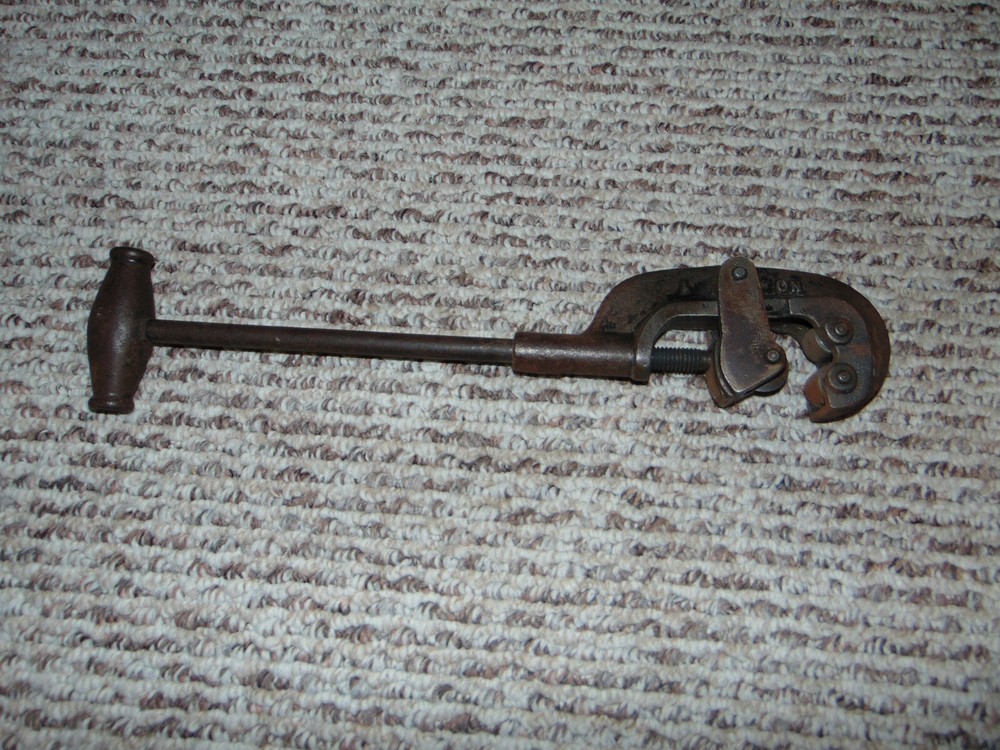Vintage Reed No. 1 Pipe Cutter w/ Rollers Cuts up to 1 1/2&Prime; pipe Antique Tool