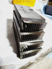 Oster Quad 1 to 2 High Speed Die Set #2 Chipped