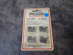 Ridgid 37815 1/4&Prime; NPT Alloy RH 18 TPI Pipe Threader Dies (BN411)