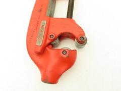 Ridgid 4-S Heavy Duty Pipe Cutter 2&Prime;-4&Prime; Capacity Accepts Extension for 2 Man Use