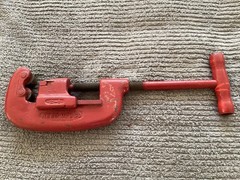 REED Mfg. Co 2-1 Adjustable Heavy-Duty Pipe Cutter 1/8 in. to 2 in. Capacity