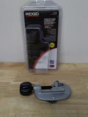 RIDGID 15 Screw Feed Tubing and Conduit Cutter &ndash; 32920