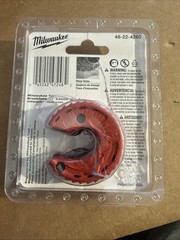 Milwaukee 1/2 in. Close Quarters Tubing Cutter Model 48-22-4260