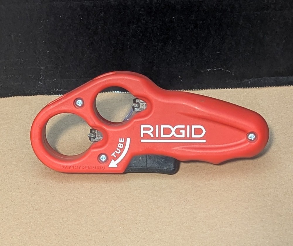 RIDGID PTEC 3000 Plastic Pipe Cutter, 1-1/4 to 1-1/2&Prime;