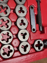 BOSCH TAP & DIE 37 PIECE TOOL SET 396501 SPIRAL POINT HEX DIES USA STEEL