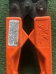 *NEW* SHARKBITE PEX CRIMP TOOL KIT 3/8 INCH WITH MULTI-HEAD KIT MODEL# 23100