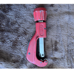 3/8-2 Screw Feed Pipe Cutter, 3/8 in to 2 in Capacity (MPN 3/8-2)