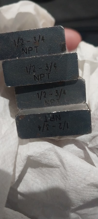 RIDGID 47765 Universal Die Heads &ndash; 1/2 in. to 3/4 in. NPT Working pulls
