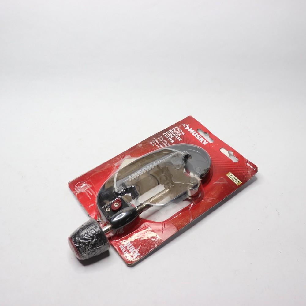Husky Quick-Release Pipe and Tube Cutter 2-1/8&Prime; 410-191-0111