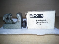 Ridgid No. 104 Tubing Cutter 3/16&Prime; to 15/16&Prime; OD &ndash; 5-24mm w/Box. VGC