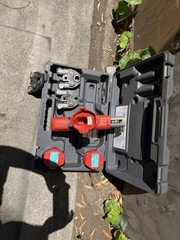 (RI4) RIDGID 100-B Press Tool W3). Jaws 1/2&Prime; &ndash; 3/4&Prime; &ndash; 1&Prime;And 2 Batterie No Charge