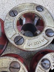 RIDGID 00-R Pipe Threader Die Set 1&Prime;, 3/4&Prime;, 1/2&Prime;, 3/8&Prime; & 1/4&Prime; &ndash; 5 PIECE SET