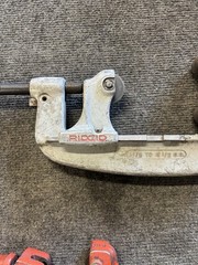 Lot of 2 Ridgid Pipe Cutters No.134 No.1 1/8 to 1-1/4 1-1/8 to 4-1/2