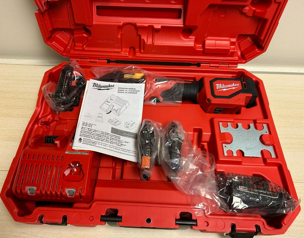 Milwaukee M18 Short Throw Press Tool Kit w/ Viega PureFlow&trade; Jaws, #2674-22P