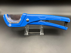 Kobalt PVC and PEX Pipe Cutter &ndash; Max 1-5/8&Prime; OD &ndash; Blue Hand Tool